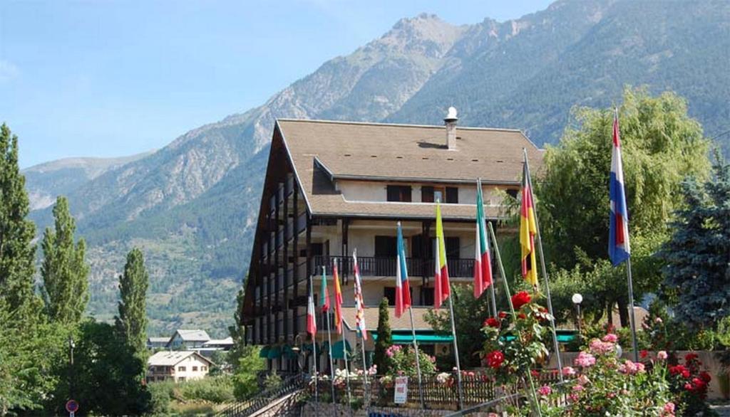 Hotel Les Barnieres Guillestre Buitenkant foto