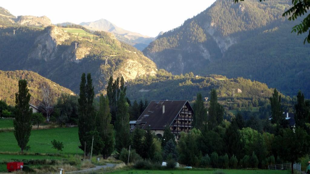 Hotel Les Barnieres Guillestre Buitenkant foto