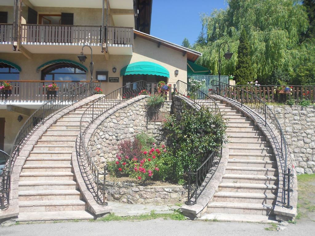 Hotel Les Barnieres Guillestre Buitenkant foto